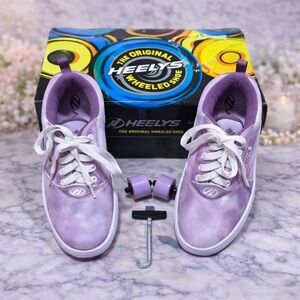 Heelys Lavender Purple Wheeled Shoes Youth 5 Women’s 6 NIB Roller Sneakers